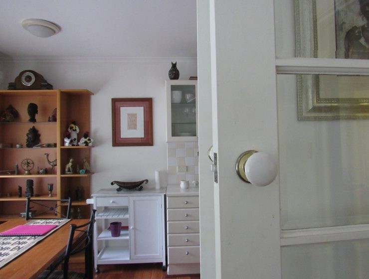 Elesternwick Apartment